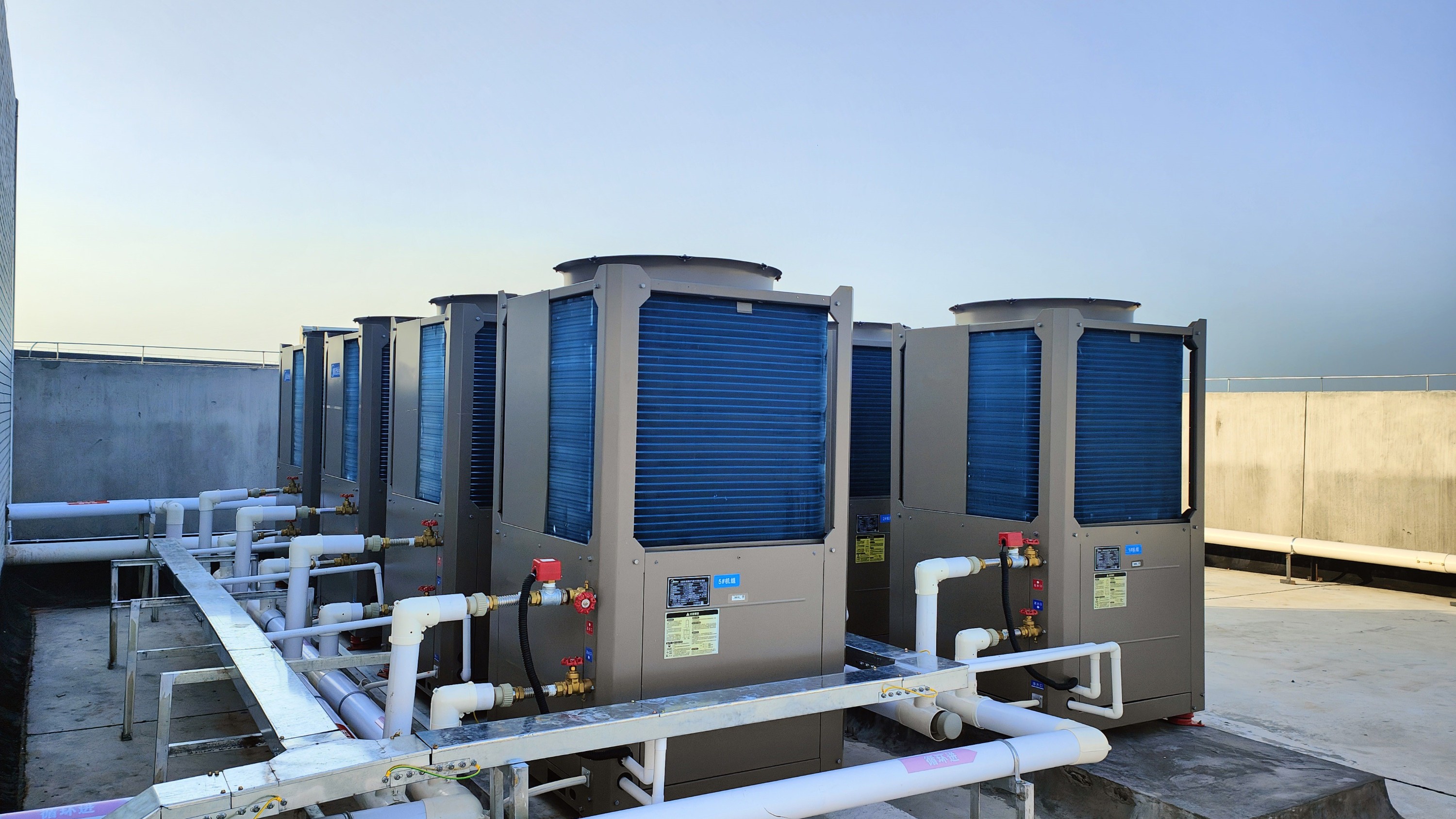 空气能热水器的优缺点有哪些？